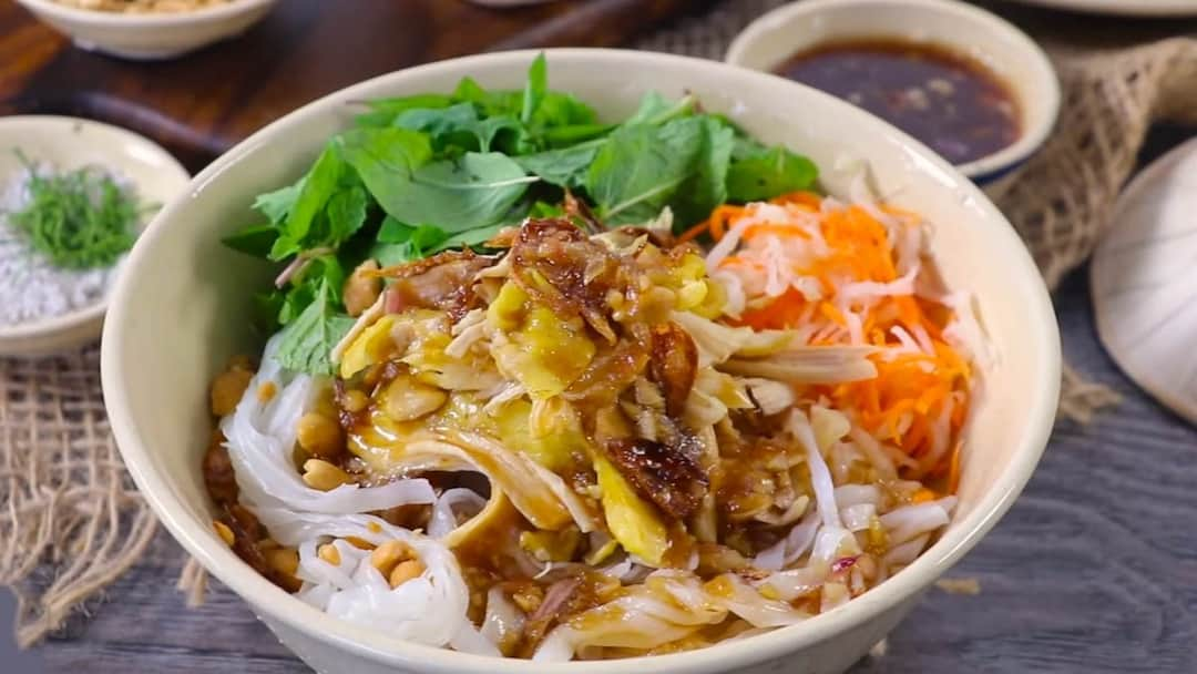 Cách làm phở trộn gà