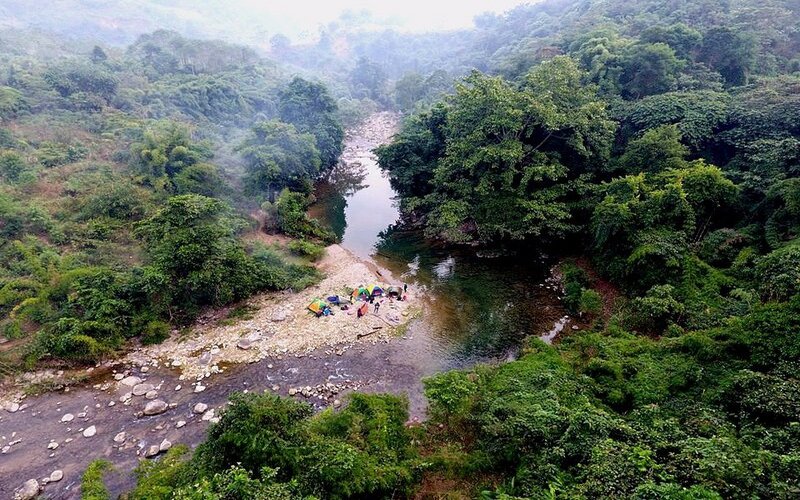 Bản Cỏi là một khu dân cư của cộng đồng dân tộc thiểu số Dao Tiền sinh sống tại huyện Tân Sơn